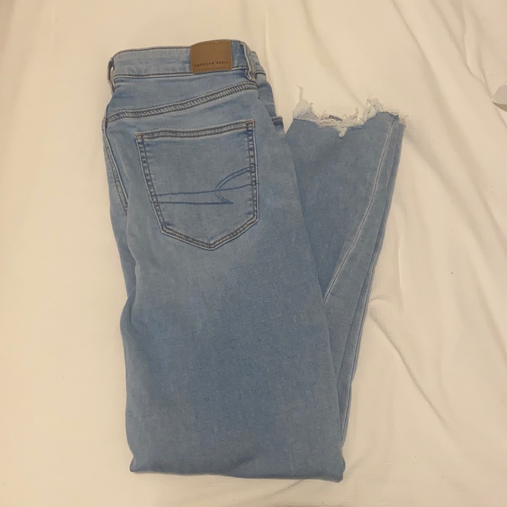 AMERICAN EAGLE MOM JEAN